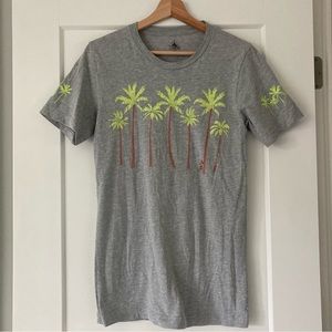 Disney Brand T-Shirt Palm Trees and Mickey ☁️✨🏰🌴 Unisex